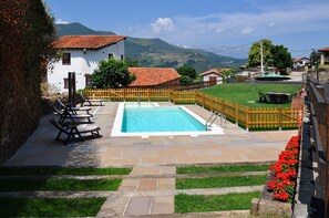 Outdoor pool - Viviendas Rurales Los Llares (Pesaguero)