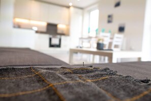 Apartment | Living area | Flat-screen TV - Green Park Apartments (Reading)