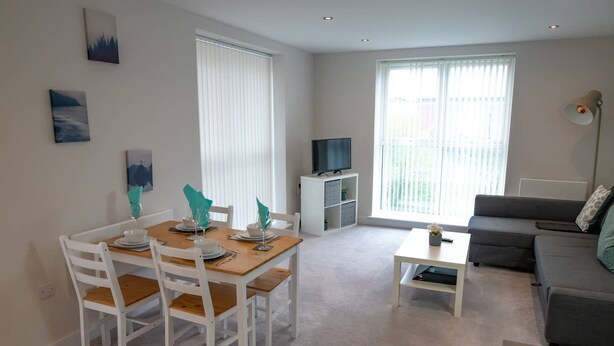 Unclassified image, 1 of 19, button - Green Park Apartments (Reading)
