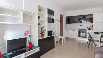 KĂŒhlschrank, Ofen, Herdplatte, Toaster