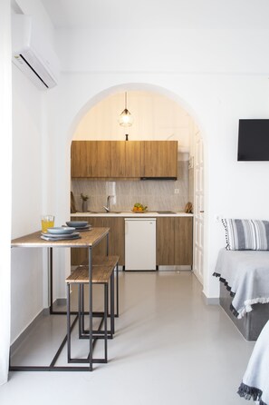 Standard-Dreibettzimmer (A4) | Individuell dekoriert, individuell eingerichtet, schallisolierte Zimmer