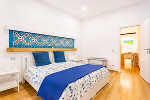 2 bedrooms, travel cot, free WiFi, bed sheets