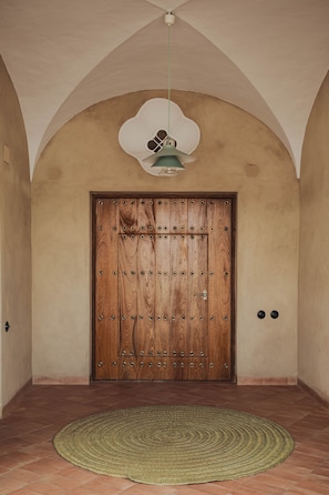 3 chambres, fer et planche à repasser, Wi-Fi, draps fournis