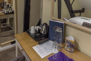 Classic Room, 1 Single Bed, Non Smoking | Hypo-allergenic bedding, desk, laptop workspace, iron/ironing board - The Merchant's House, BW Signature Collection (Salisbury)