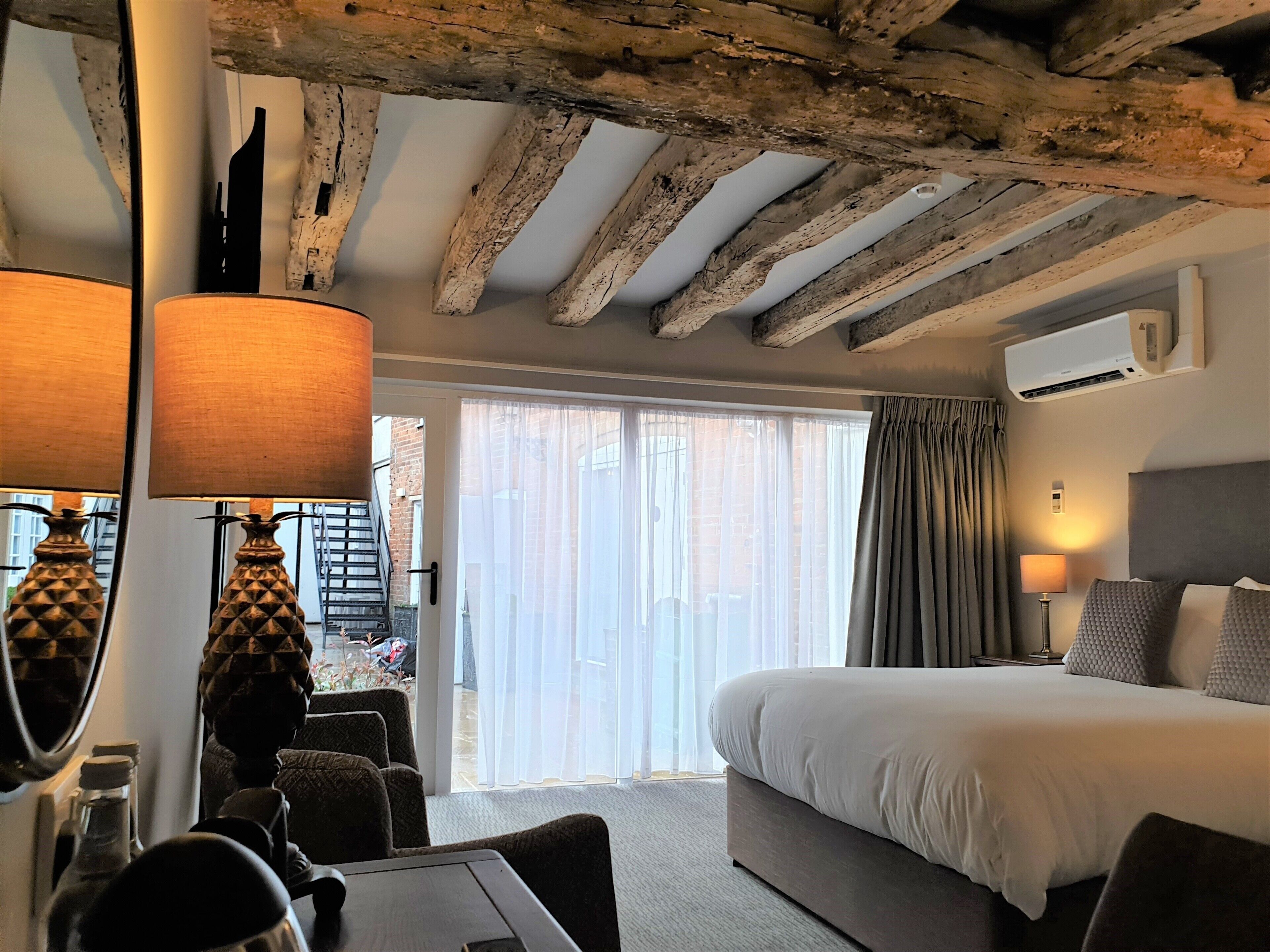 1 bedroom, hypo-allergenic bedding, desk, laptop workspace