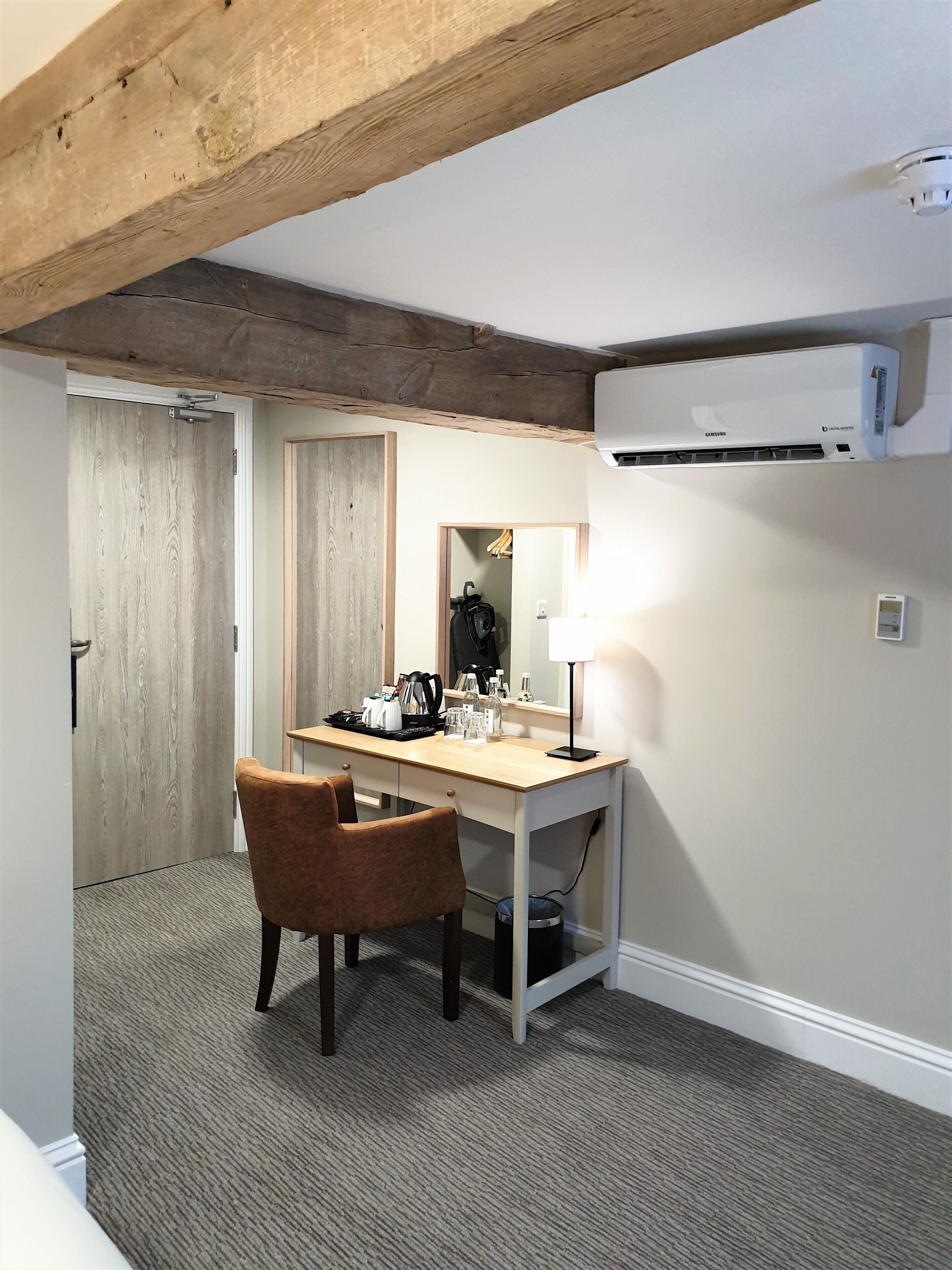 1 bedroom, hypo-allergenic bedding, desk, laptop workspace