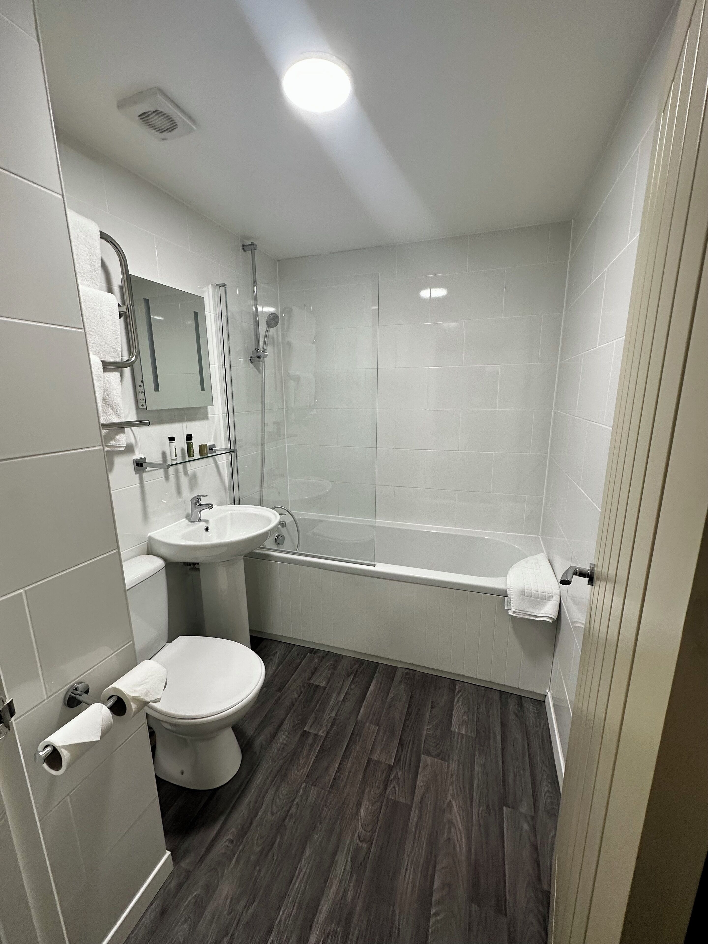 superior room, 1 king bed, non smoking | 1 bedroom, hypo-allergenic bedding, desk, laptop workspace