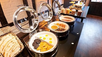 Daily buffet breakfast (GBP 15.00 per person)