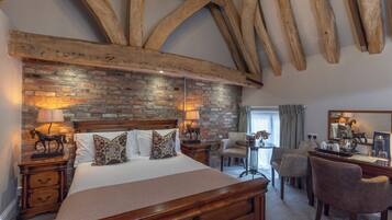 Ropa de cama hipoalergénica y escritorio