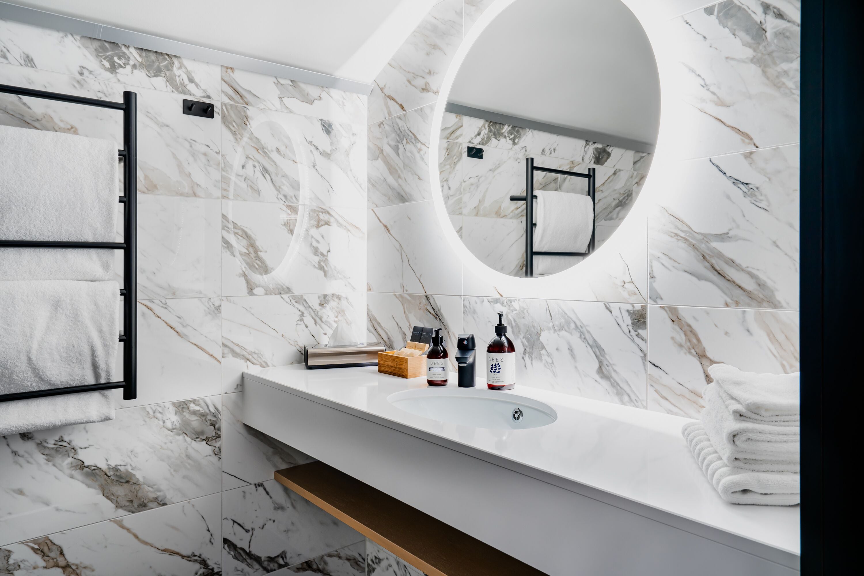 suite | bathroom | free toiletries, hair dryer, towels, soap