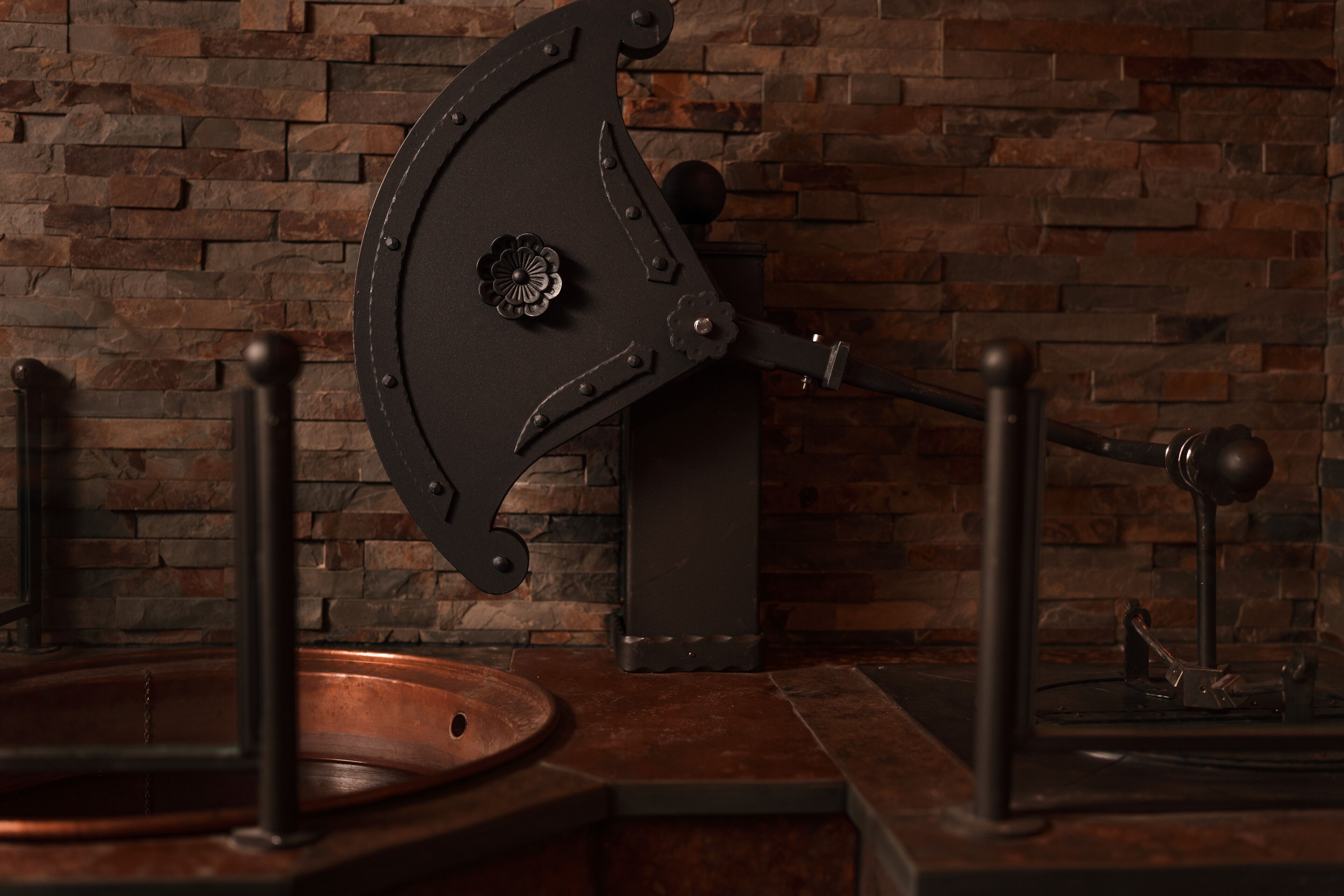 couples treatment room(s), sauna, hot tub, steam room, body treatments