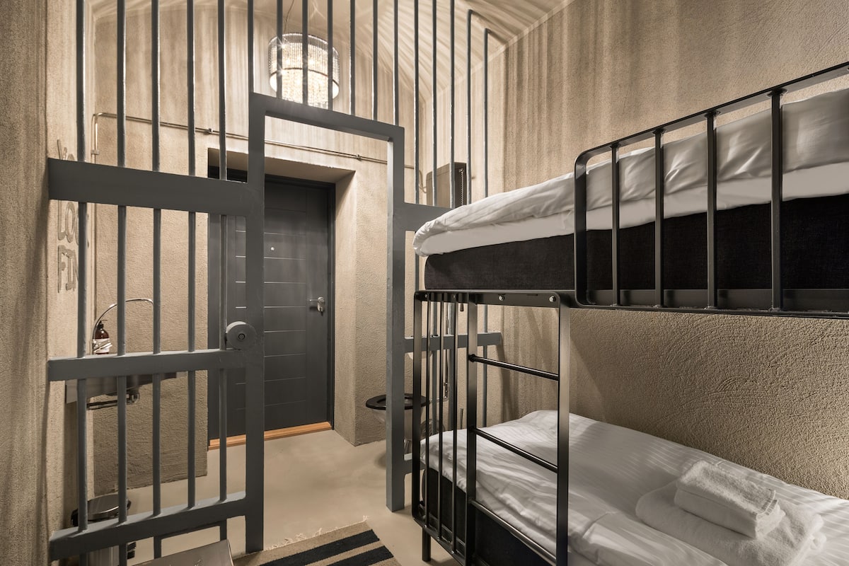 Cell Room | 1 bedroom, hypo-allergenic bedding, individually decorated