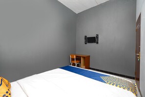Desk, free WiFi, bed sheets