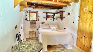 KELARI with private terrace and shared garden | Living area