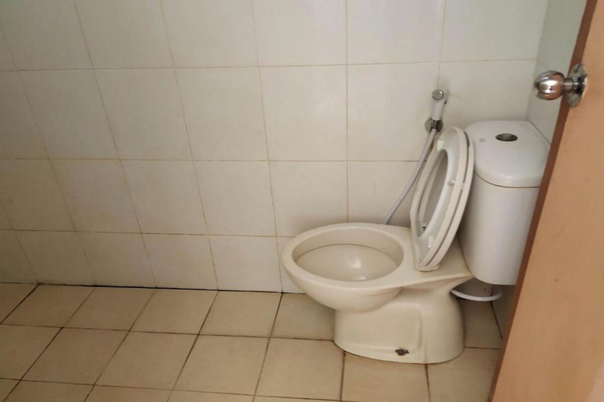 Kamar mandi | Shower dan handuk