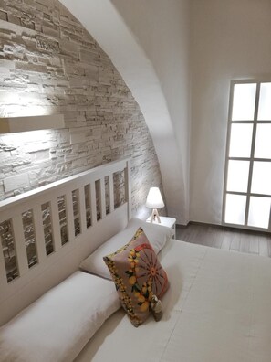 Premium bedding, down comforters, individually furnished, soundproofing - Dg Sicily (Catania)