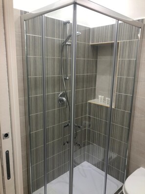Rom – deluxe (Cactus) | Dusj på badet