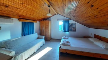 Comfort Loft | 2 bedrooms, premium bedding, minibar, in-room safe