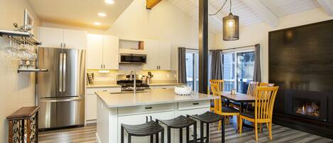 冰箱、微波炉、烤箱、炉灶