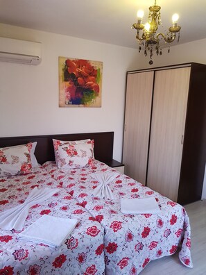 Comfort Apartment, 1 Bedroom | Down duvets, desk, laptop workspace, iron/ironing board - Vintegra Family Hotel (Burgas)