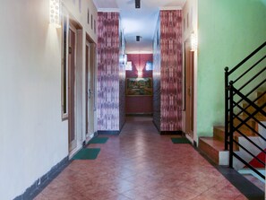 Interior detail - SPOT ON 2375 Faris Homestay (Makassar)