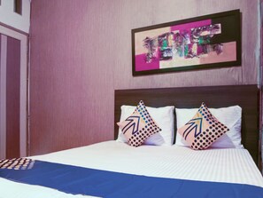 Basic Double Room | Desk, free WiFi - SPOT ON 2375 Faris Homestay (Makassar)