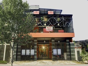 Exterior - SPOT ON 2375 Faris Homestay (Makassar)