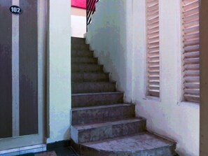 Staircase - SPOT ON 2375 Faris Homestay (Makassar)