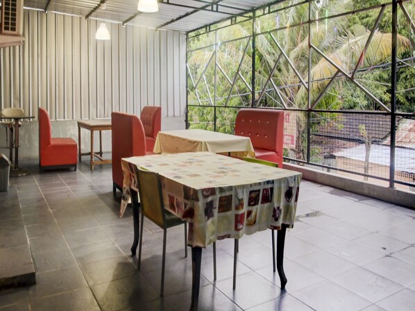 Interior detail - SPOT ON 2375 Faris Homestay (Makassar)