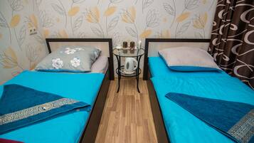 Kahden hengen standard-huone (kaksi sänkyä) | Pimennysverhot, silitysrauta/-lauta, ilmainen Wi-Fi, vuodevaatteet