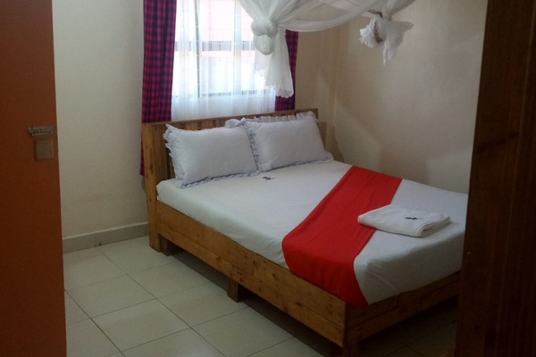 Deluxe Double Room | Desk, WiFi (free), bed sheets