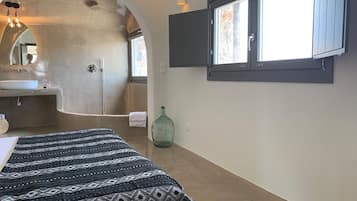 Deluxe Villa, 2 Bedrooms, Beachfront | 2 bedrooms, in-room safe, individually decorated, individually furnished