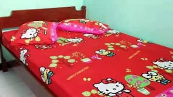 Kamar Double Standar | Meja kerja, Wi-Fi gratis, dan seprai linen