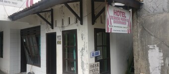 Hotel Teratai Putih
