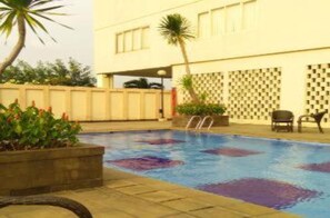 Kolam renang outdoor