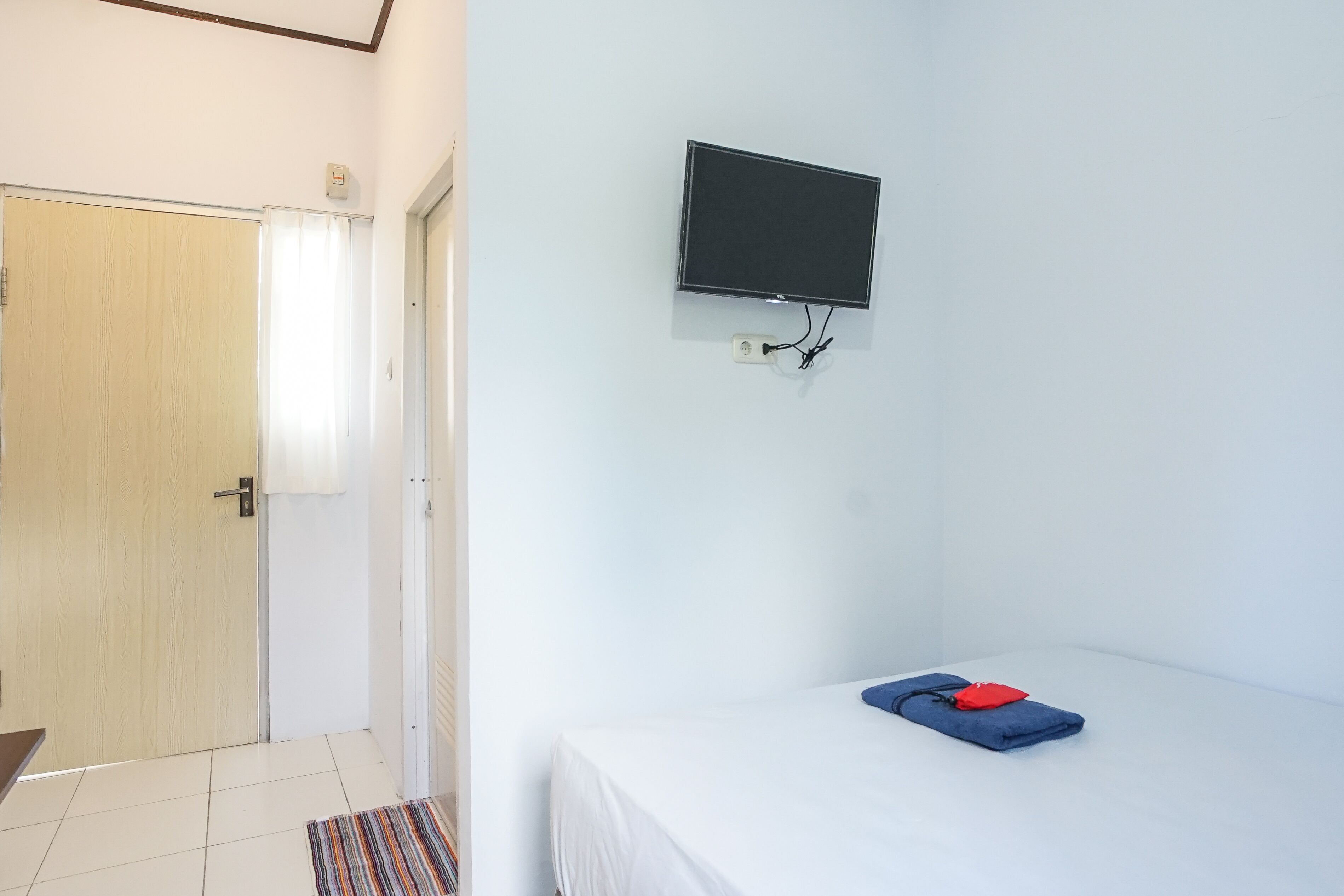 standard room | desk, free wifi, bed sheets