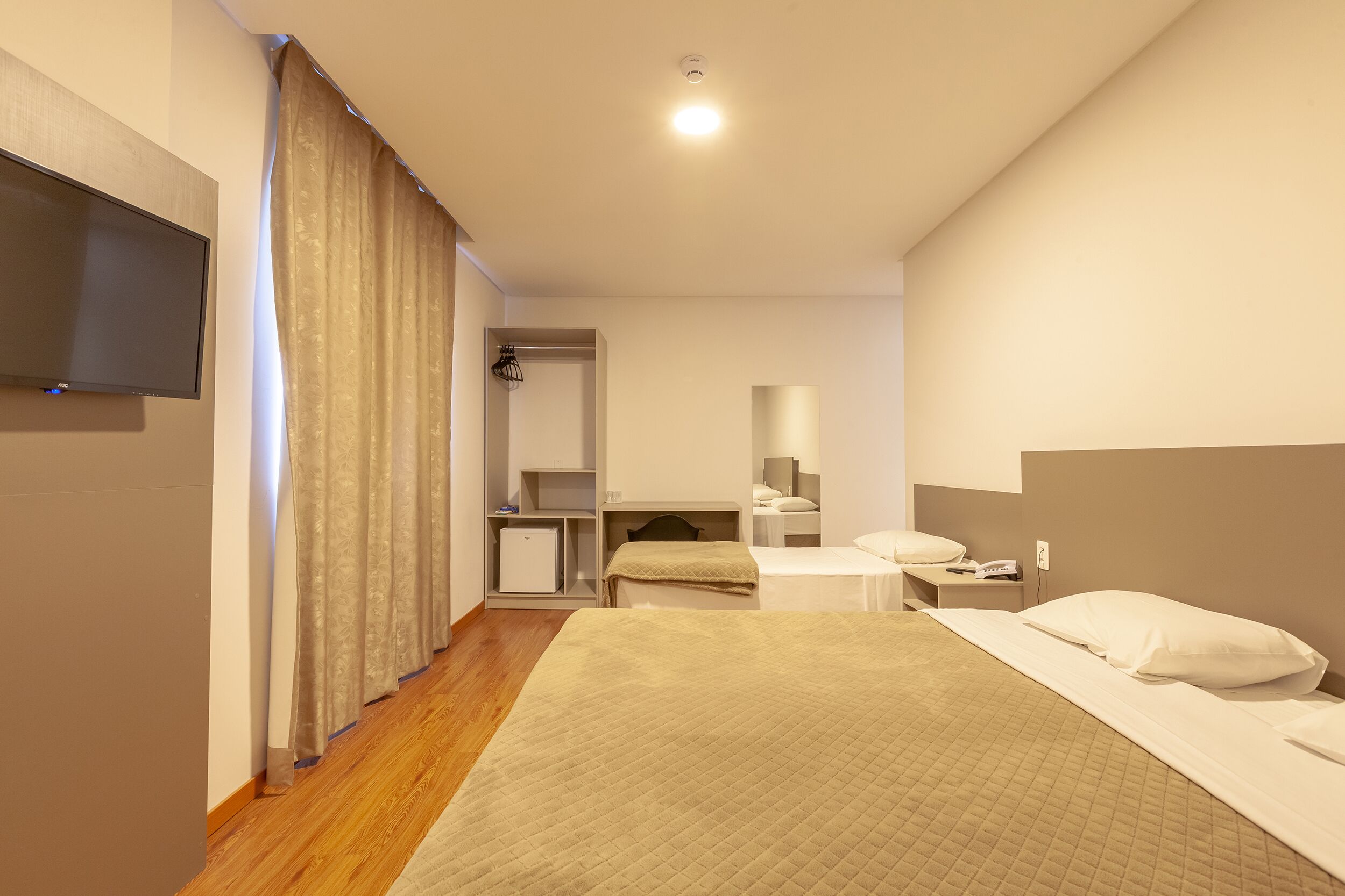 deluxe triple room | 1 bedroom, minibar, desk, laptop workspace