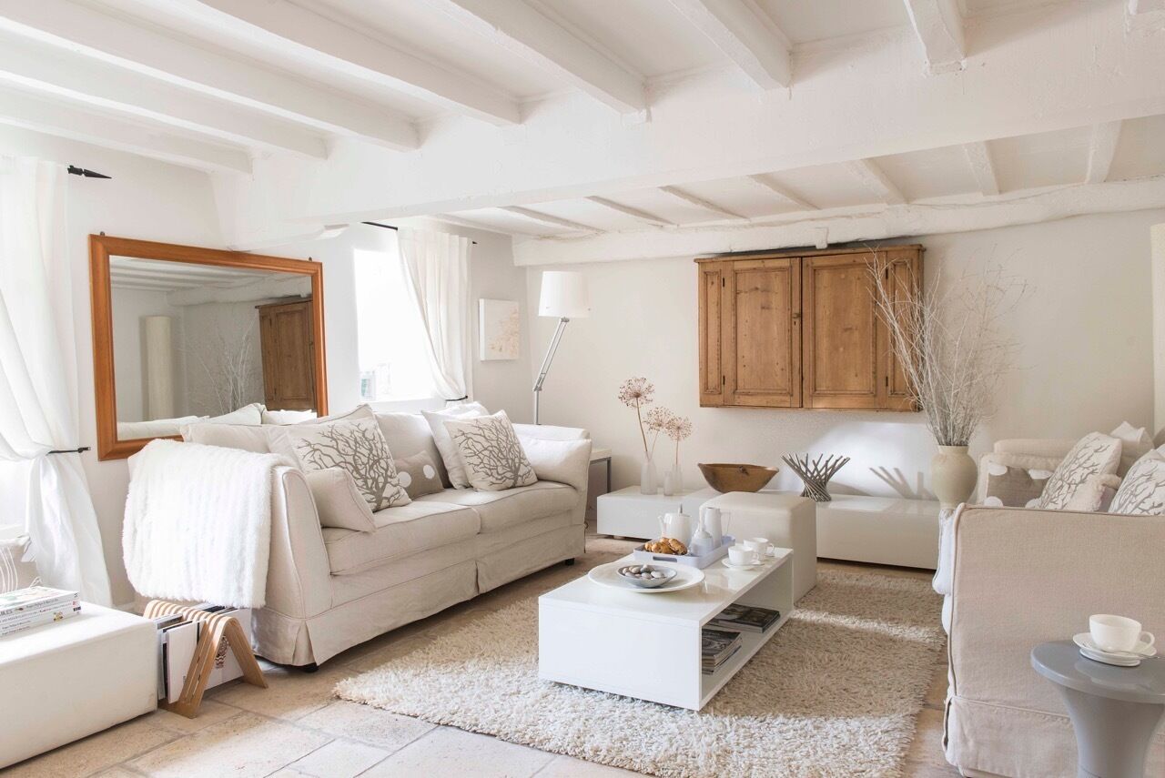 Smart-TV, peis og bøker