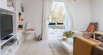 Chic Multi Award winning 5* Luxury Cotswold Cottage - Sleeps 8