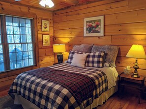 3 bedrooms, iron/ironing board, travel crib, free WiFi - Camp Sasquatch*3B/3BA*PetsOk*Resort Access*Pool (Deep Gap)