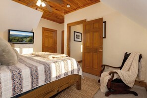 3 bedrooms, iron/ironing board, travel cot, free WiFi