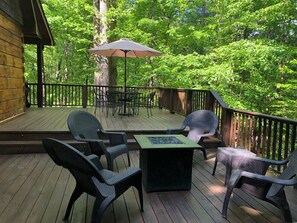 Outdoor dining - Camp Sasquatch - Sleeps 8 - Pets Ok - Hike - Fish (Deep Gap)