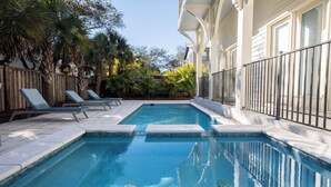 A heated pool - 30% Off~"Aerial View"~Heated Pool~Gulf/Seaside Views~Elevator~Beach Gear (Seagrove Beach)