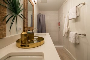 Bathtub, hair dryer