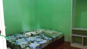 Desk, bed sheets