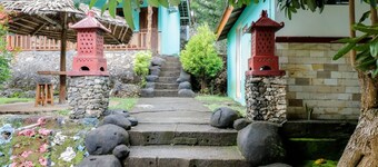 Rock Garden Homestay & Resto