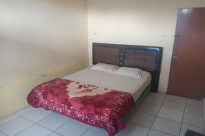 2 bedrooms, desk, free WiFi, bed sheets
