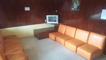 Bungalow 5 bedroom | 2 bedrooms, desk, free WiFi, bed sheets