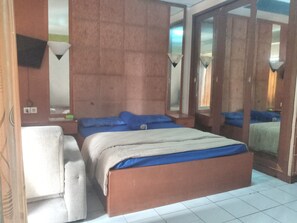 Studio | Desk, bed sheets - Apartemen Paragon Village by KITA (Curug)