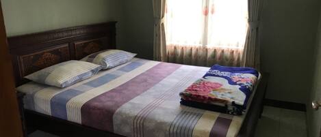 Bureau, draps fournis